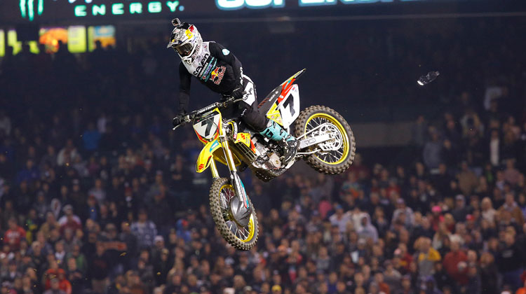 dirt-121714-stewart1