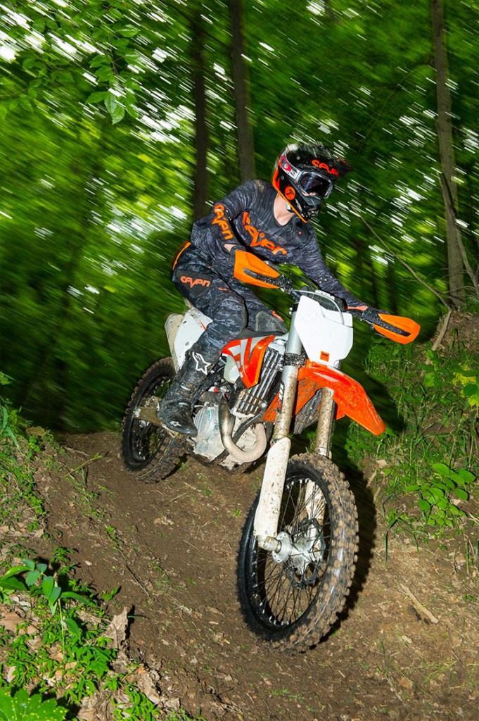 2016-KTM-450XC-F-3