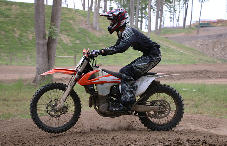 2016-KTM-450XC-F-5
