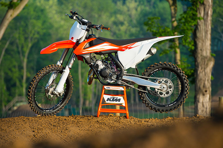 2016-KTM125SX-static-l