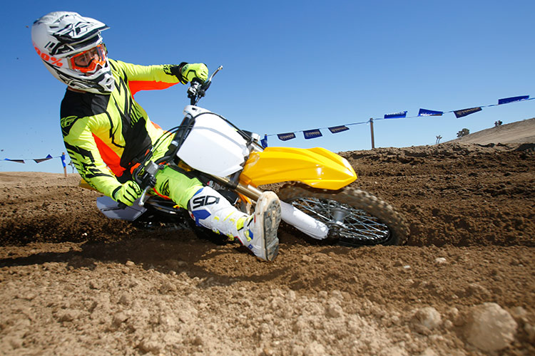 2016-Yamaha-YZ450F-p3