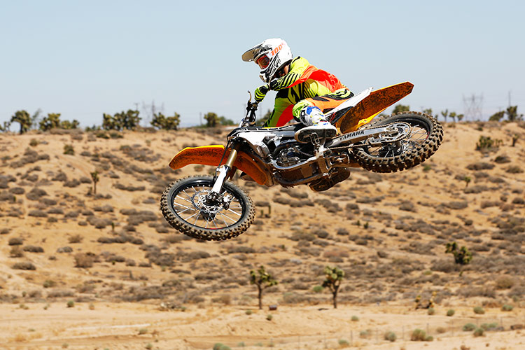 2016-Yamaha-YZ450F-p4