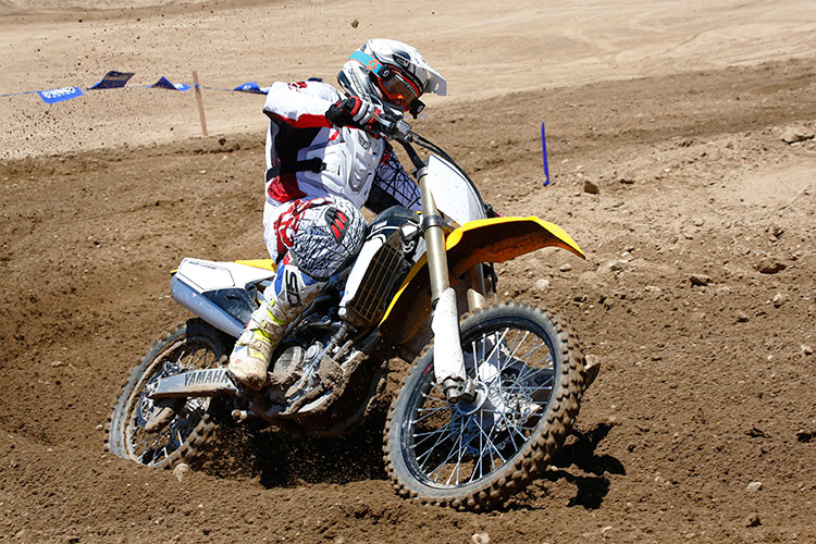 2016-Yamaha-YZ450F-p5