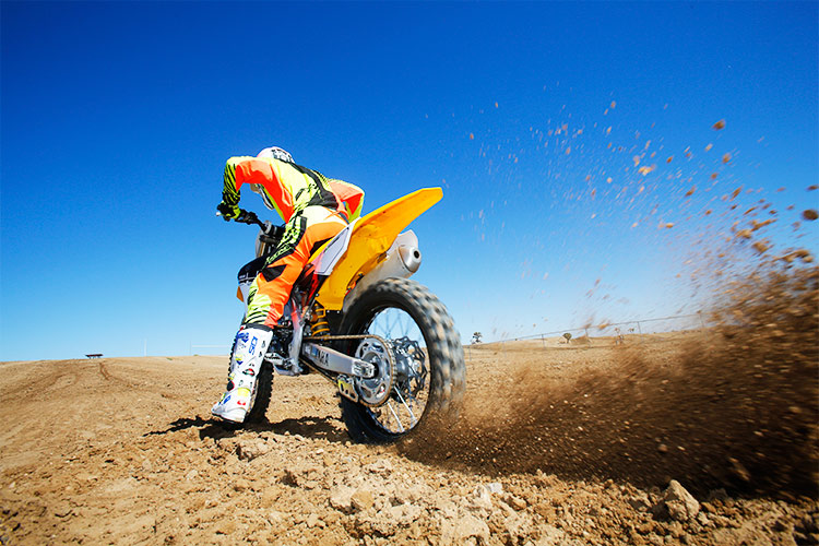 2016-Yamaha-YZ450F-p8