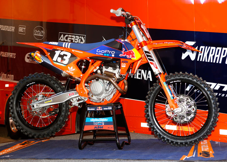 Four Pounds Lighter: 2016 KTM 450 SX-F FE - Dirt Bike Test