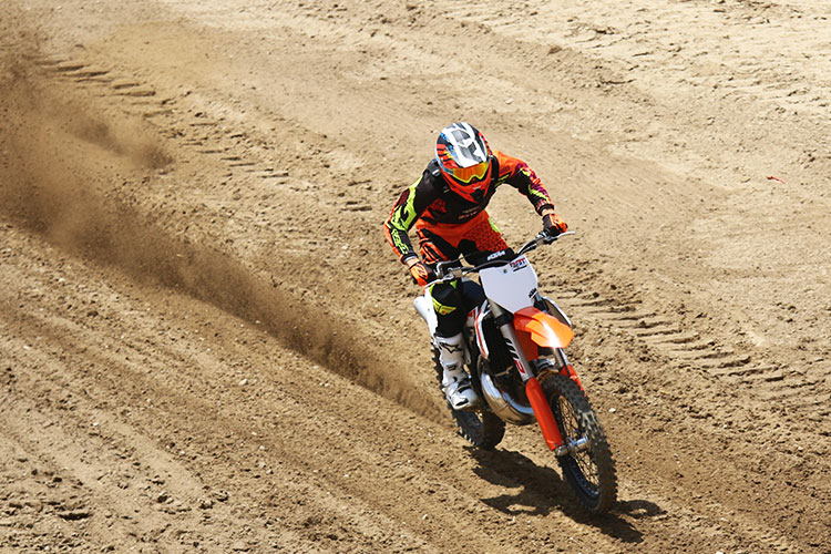 2017-KTM-250SX-pre-6