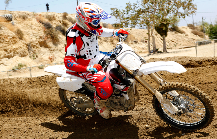 2017-YZ450F-FIRSTRIDE-9