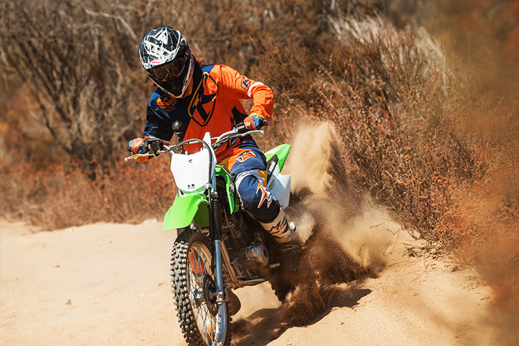 2017-Kawasaki-KLX140G-2