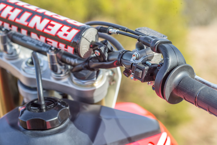 17-crf450rx-ban-2