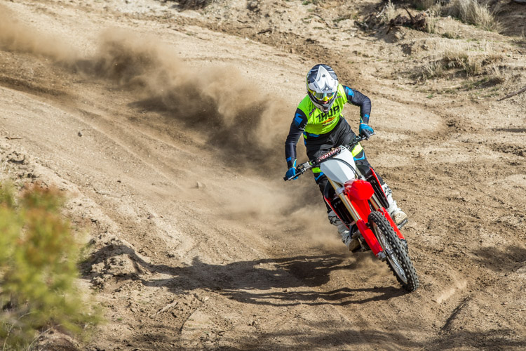 17-crf450rx-ban-8