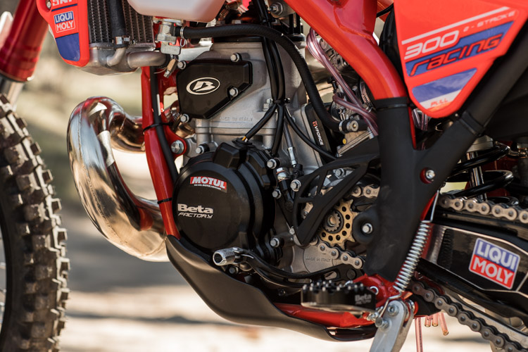 17-beta300rr-fi-9