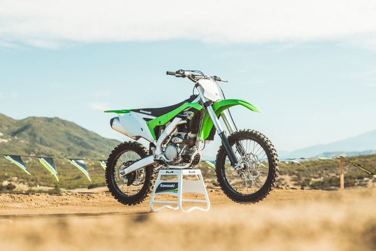 2018 Kawasaki KX250F: First Riding Impression - Dirt Bike Test